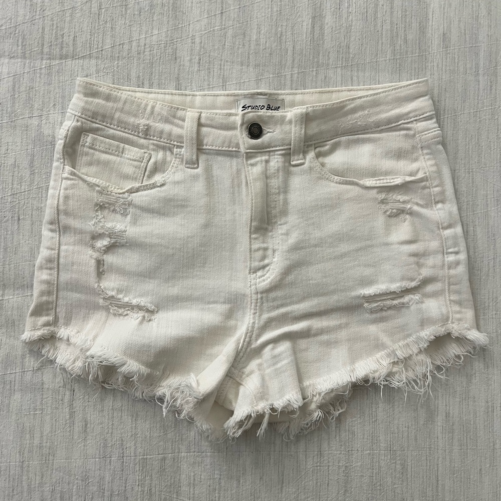Studio Blue Women's 28 White Distressed Shorts from Stitch Fix